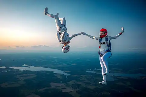 风洞 → 高空跳伞